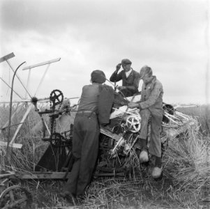 Serie over de hulp die de boeren van de Canadese troepen kregen Canadese milita, Bestanddeelnr 900-5518