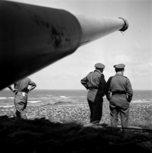 Serie Het slopen van de Atlantikwal. Tussen Zandvoort en IJmuiden is men bezi, Bestanddeelnr 900-3336