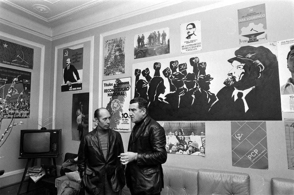 Serie Portugal, politiek, straatbeelden etc interieur partijkantoor van Portu…, Bestanddeelnr 927-7445