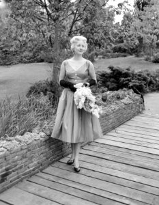 Seringenkoningin op Linnaeushof mevr. N. Verden, Bestanddeelnr 934-5918