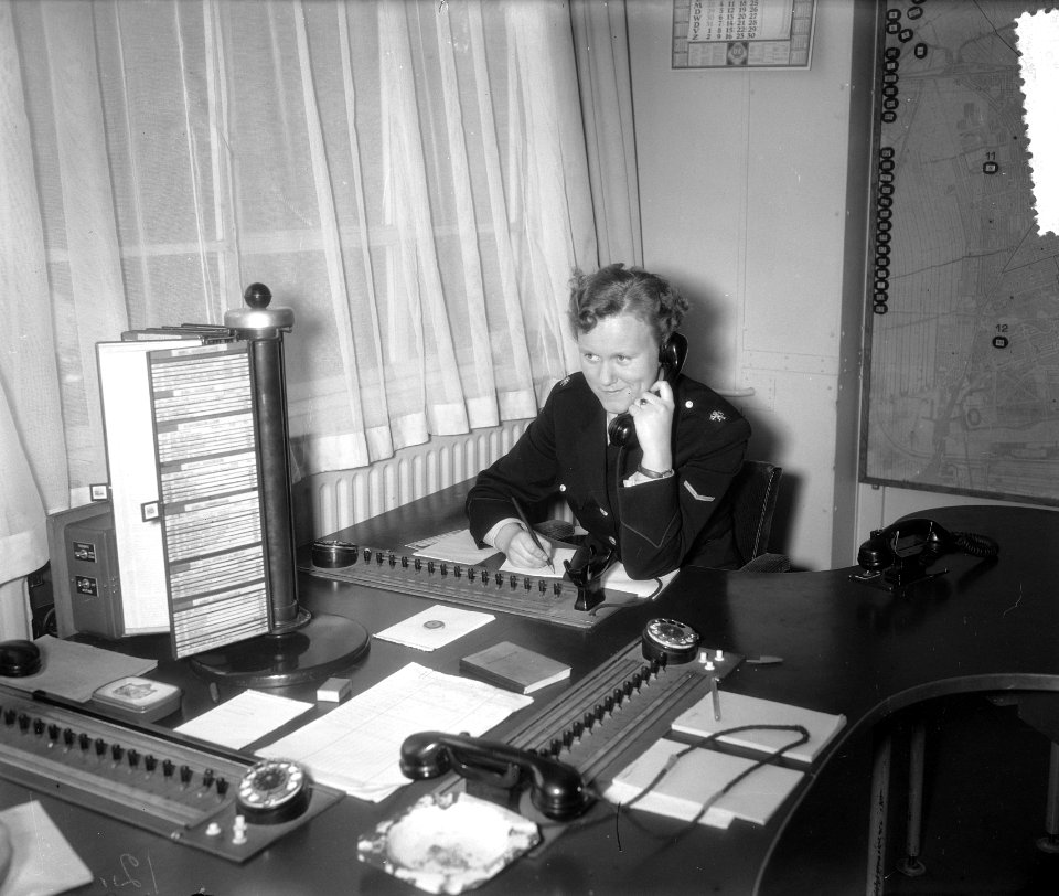 Serie vrouwelijke politie Amsterdam, Bestanddeelnr 907-1373
