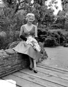 Seringenkoningin op Linnaeushof mevr. N. Verden, Bestanddeelnr 907-8095