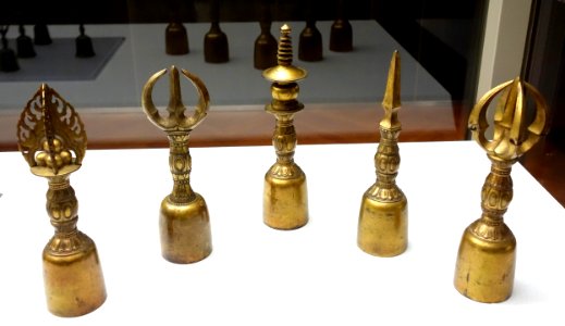 Set of five ritual bells, Kamakura period, 13th century, gilt bronze - Tokyo National Museum - DSC05188