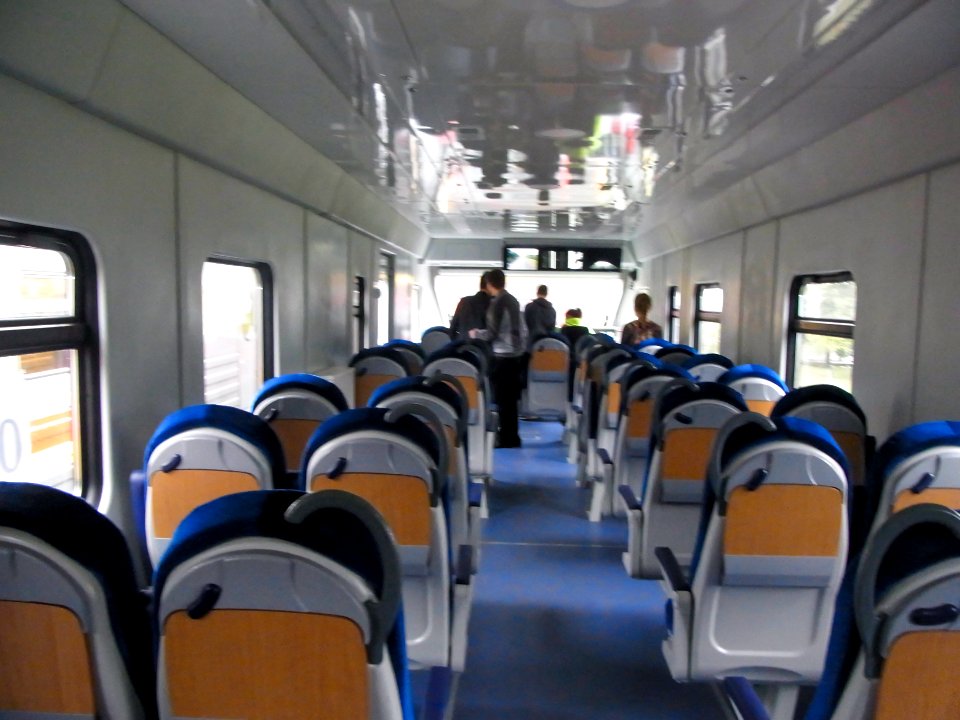Sever 010 interior - seating zone