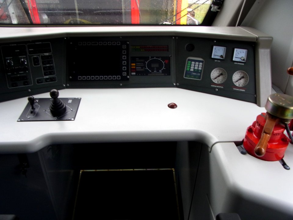Sever 010 interior - control panel (2)