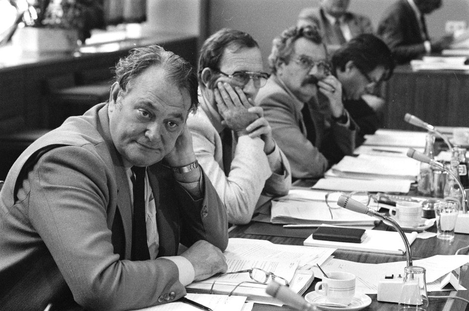 SER-vergadering over sociale zekerheid nr. 12, 13, 14 FNV-voorzitter H. Bode (l, Bestanddeelnr 933-0186