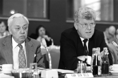 SER-vergadering over sociale zekerheid president Nederlandse Bank Duisenberg (r, Bestanddeelnr 933-0184