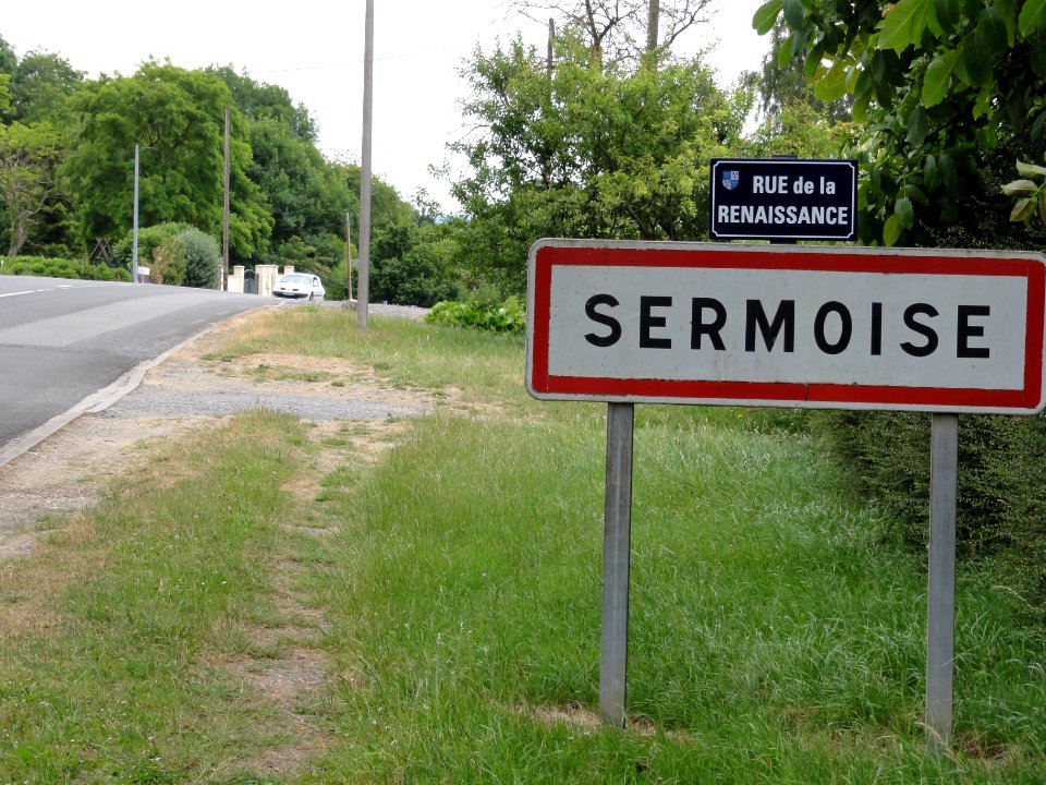 Sermoise (Aisne) city limit sign and street sign Rue de la Renaissance