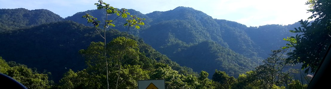 Serra do Indaiá vista da Rodovia Oswaldo Cruz (cropped)