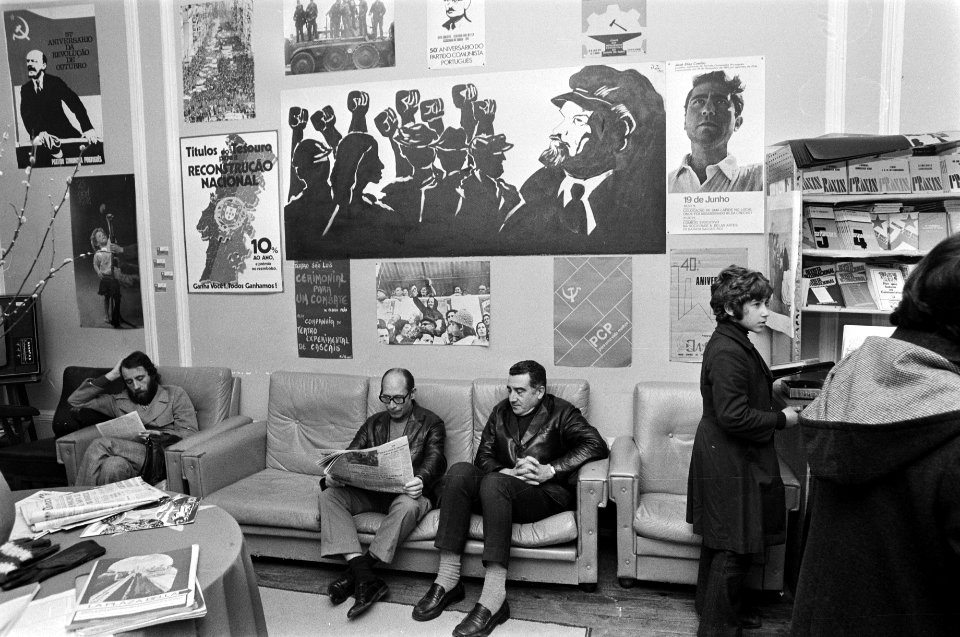 Serie Portugal, politiek, straatbeelden etc interieur partijkantoor van Portu…, Bestanddeelnr 927-7446