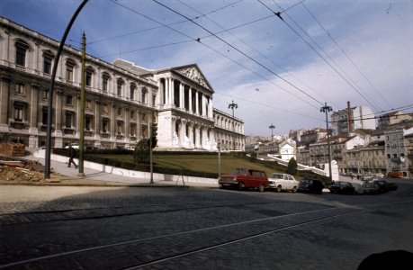 Serie Portugal, verkiezingsstrijdstraatbeelden in Lissabon Het gebouw van het , Bestanddeelnr 254-9570