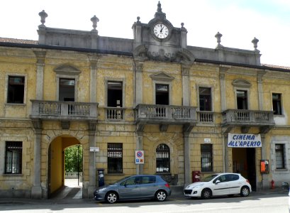 Sesto Calende Municipio 1.psd