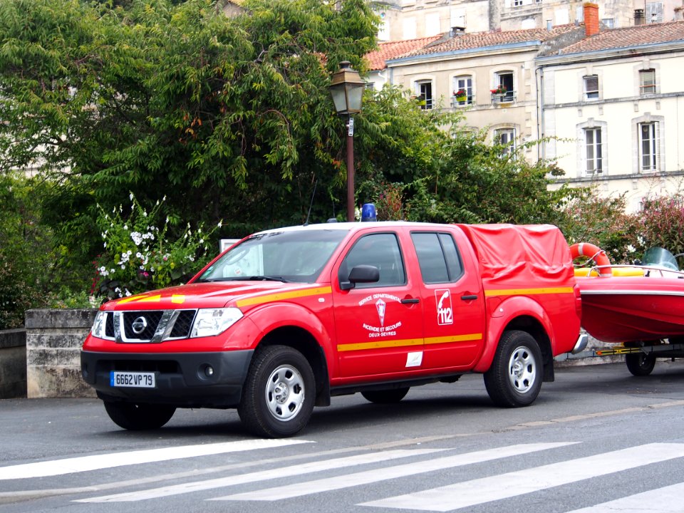 Service Departemental Incendie et Secours Deux-Sèvres Nissan pic3