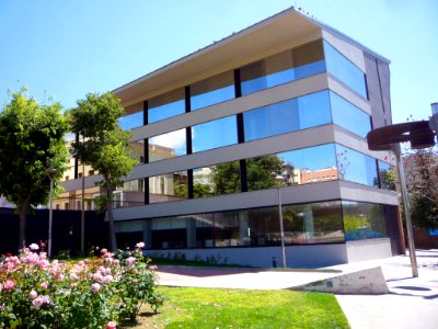 Sant Feliu de Llobregat - Biblioteca Municipal Montserrat Roig 8