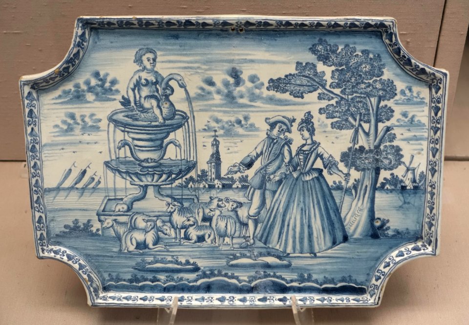 Serving tray (kabarett), Ansbach, c. 1730, faience, underglaze blue, light blue glaze - Germanisches Nationalmuseum - Nuremberg, Germany - DSC02573