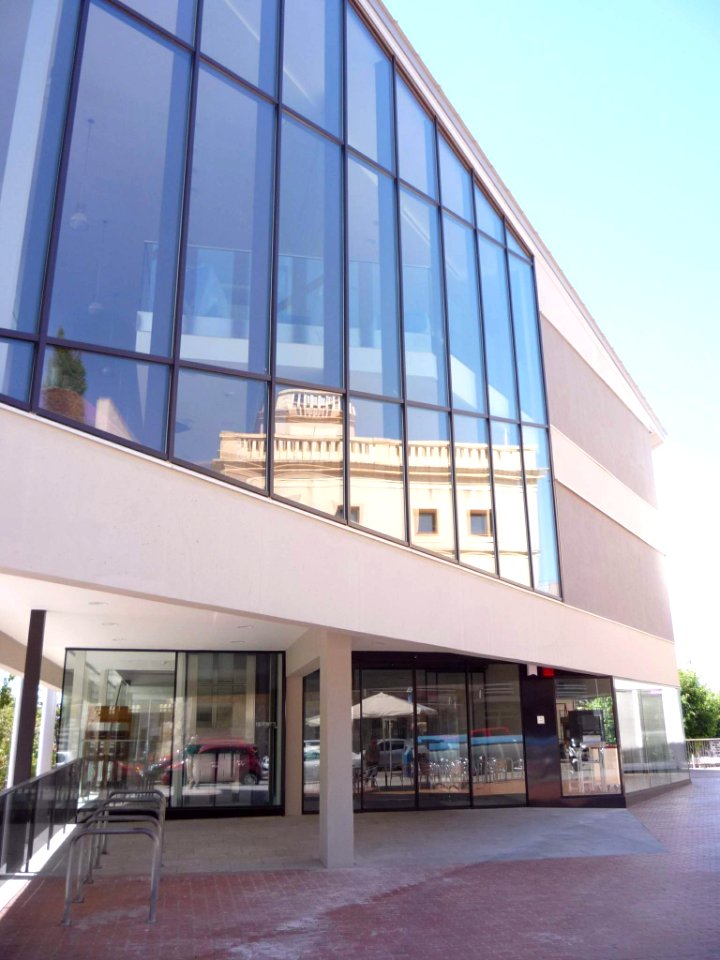 Sant Feliu de Llobregat - Biblioteca Municipal Montserrat Roig 5
