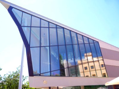 Sant Feliu de Llobregat - Biblioteca Municipal Montserrat Roig 2
