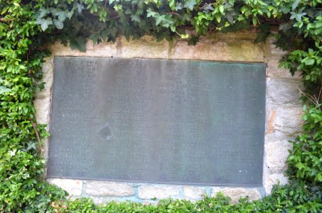 Seulberg, Friedhof, Ehrenmal (2)
