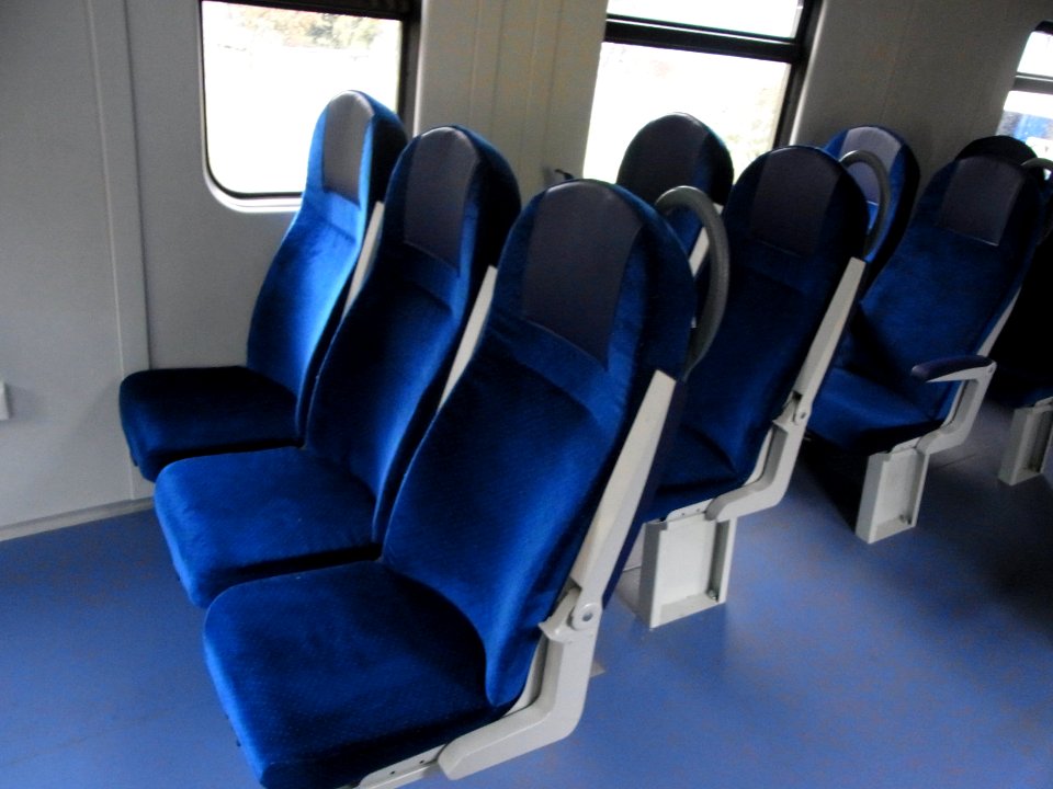 Sever 010 interior - seats (2)