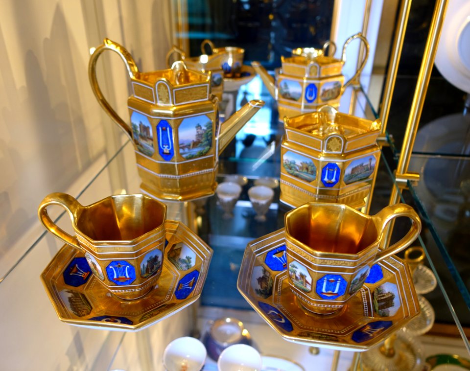 Service, ceramic - Chatsworth House - Derbyshire, England - DSC03307