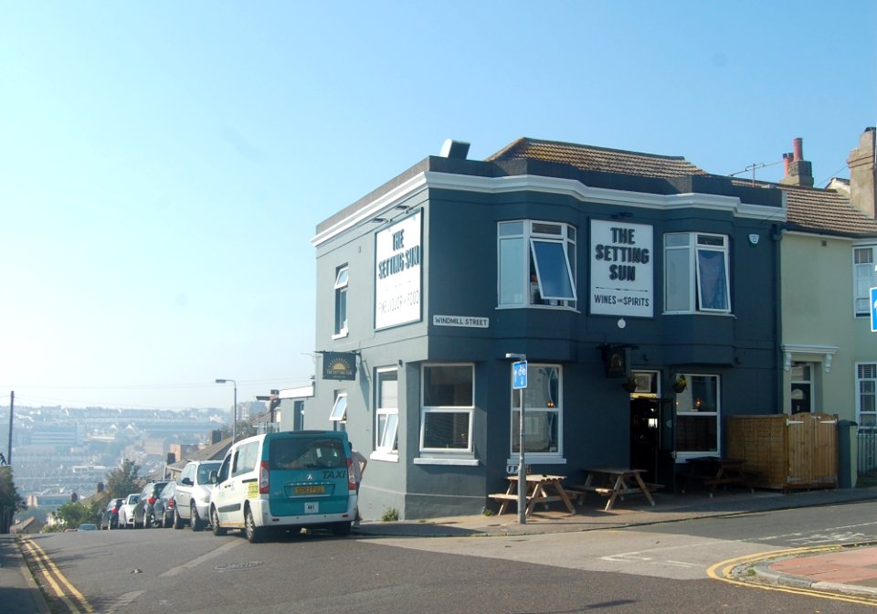 Setting Sun pub, Windmill Street-Albion Hill, Brighton (August 2019) (1)