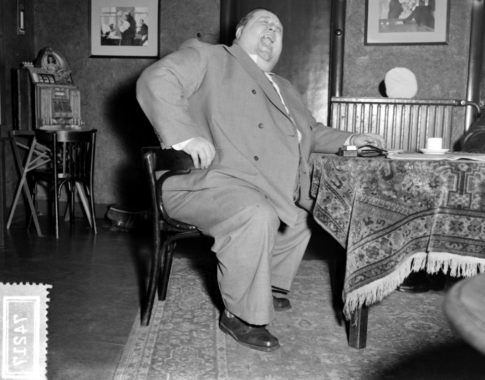 Serie dikke man te Doorn, zwaarste man van ons land, taille 2 meter, 46 jaar, 40, Bestanddeelnr 907-4217