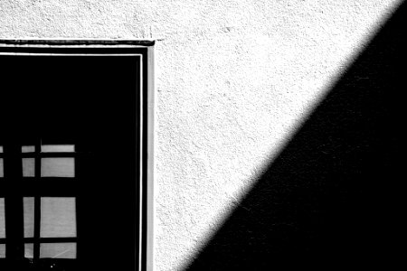 Shadow On The Wall (44072150) photo