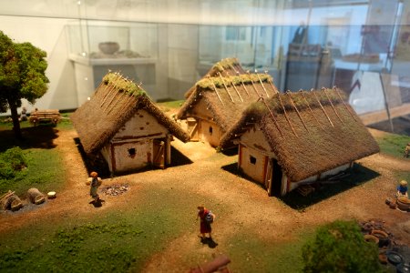Settlement, Urnfield culture, Untermainbach, model at 1 to 32 scale - Naturhistorisches Museum Nürnberg - Nuremberg, Germany -DSC04219