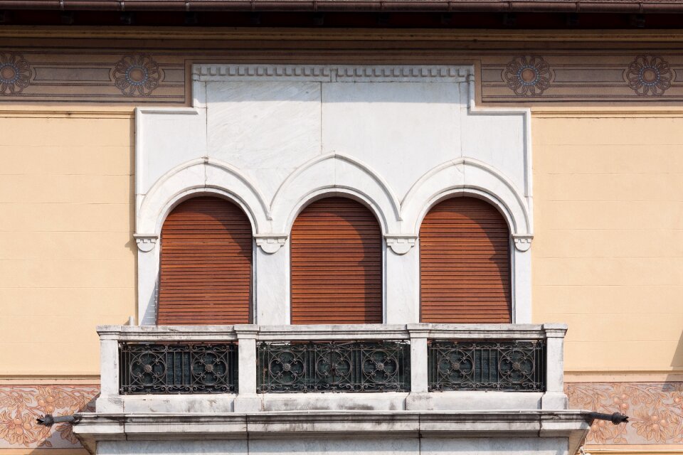 Marble window roller shutter