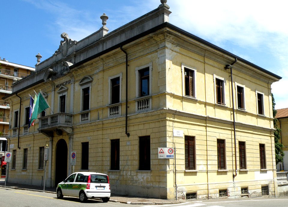 Sesto Calende Municipio 2.psd