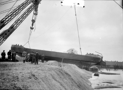 Serie Dijkherstel Papendrecht door aannemersbedrijf J.M. Dekker en Zn., na Wate, Bestanddeelnr 905-5413