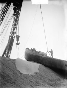 Serie Dijkherstel Papendrecht door aannemersbedrijf J.M. Dekker en Zn., na Wate, Bestanddeelnr 905-5404