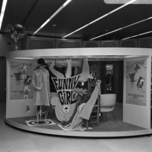 Serie. Reclamecampagne film Funny Girl (in Cinema Du Midi te Amsterdam). Etala, Bestanddeelnr 922-1483