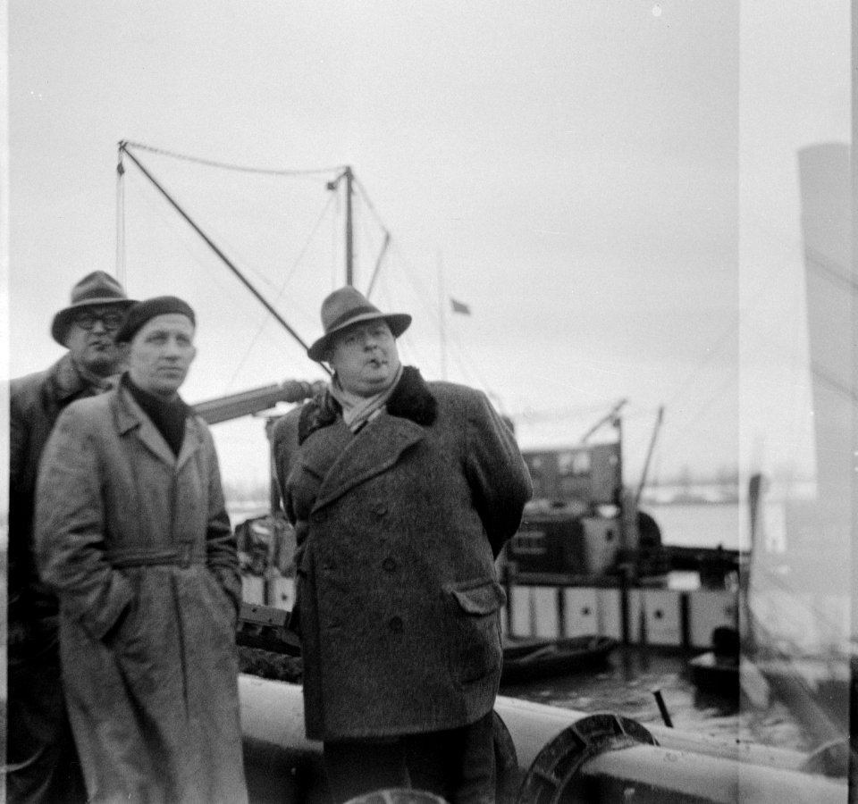 Serie Dijkherstel Papendrecht door aannemersbedrijf J.M. Dekker en Zn., na Wate, Bestanddeelnr 905-5416