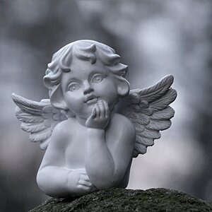Figure deco cemetery