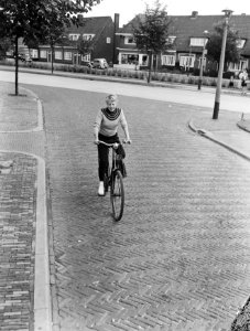 Serie Aty Voorbij (zwemkampioene), Bestanddeelnr 907-2458
