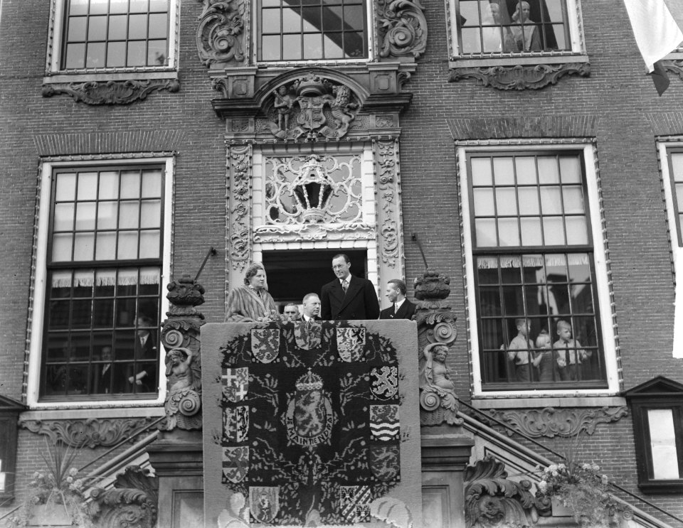 Serie Bezoek van koningin Juliana en prins Bernhard aan Friesland, Bestanddeelnr 904-2127