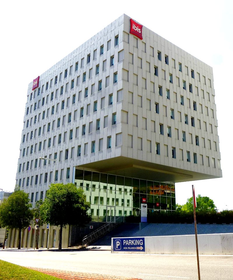 Santa Coloma de Gramanet - Complex La Pallaresa, edificio Cubics III (Hotel Ibis Santa Coloma) 8