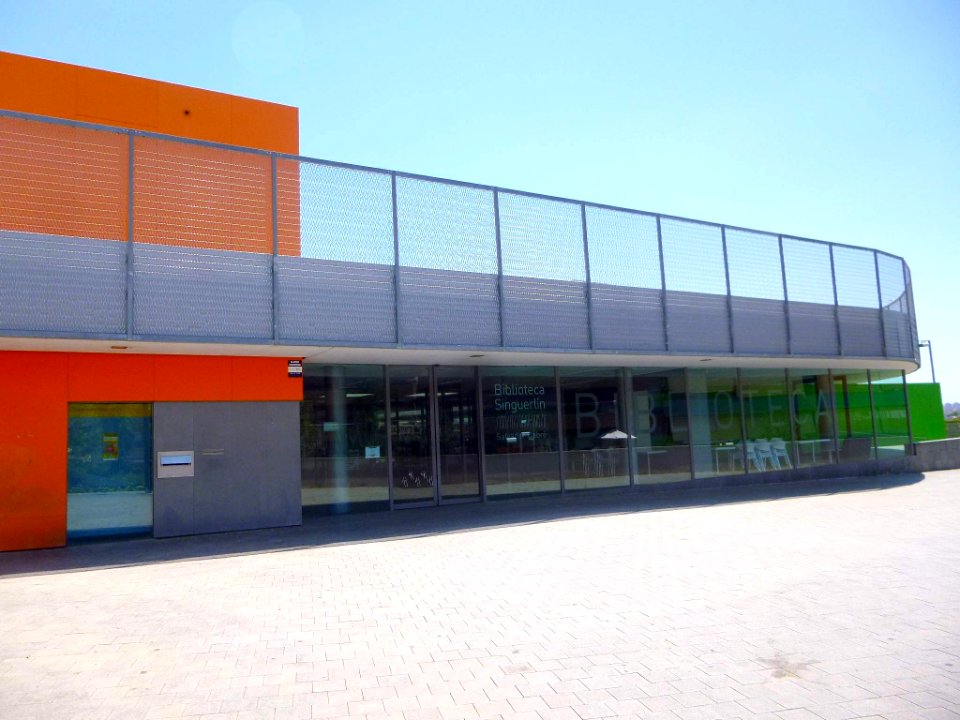 Santa Coloma de Gramanet - Biblioteca Singuerlín-Salvador Cabré 3