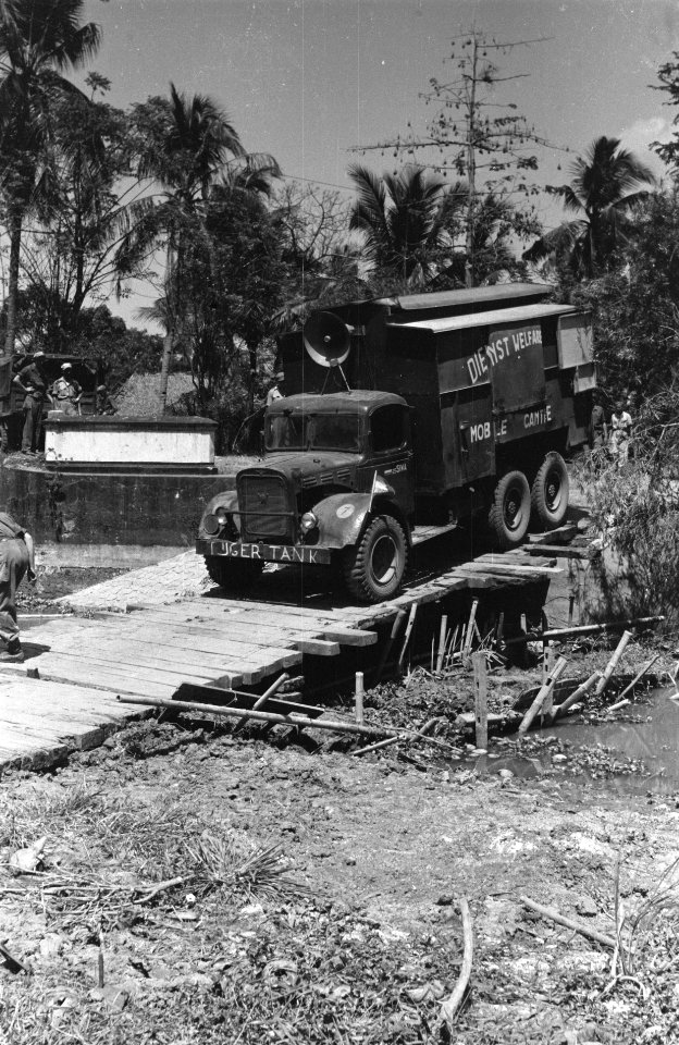Semarang. Ook de mobile cantines, geschenk van het moederland, lieten geen verst, Bestanddeelnr 1863