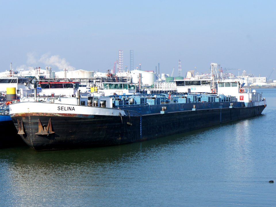 Selina ENI 05301240, 3e Petroleumhaven, Port of Rotterdam