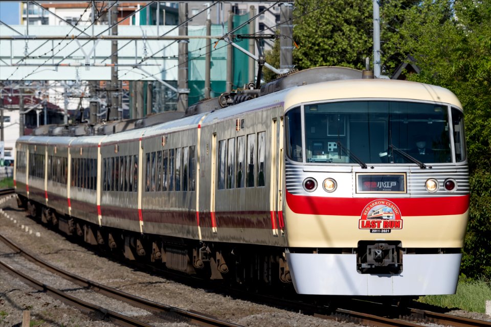 Seibu 10000 series 10105F with headmark of "RED ARROW CLASSIC LAST RUN"