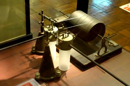Seismograph - National Museum of Nature and Science, Tokyo - DSC07171