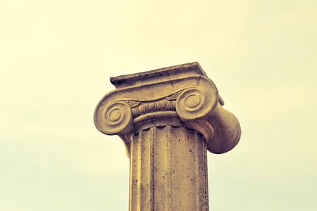 Column ionic elegance