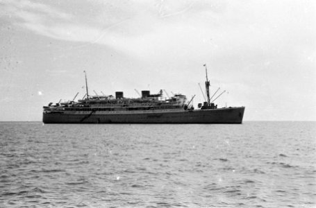 Semarang Voor 2-6 RI zit de Indische tijd er op en per LCT. werd het Bataljon n, Bestanddeelnr 1645-3-5