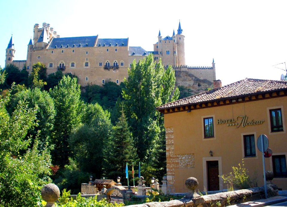 Segovia - Alcazar, desde el Paseo de San Marcos