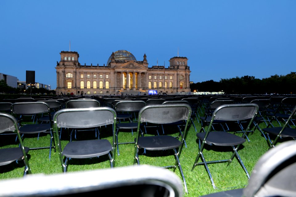 Seebrücke chairs on Platz der Republik 2020-09-07 114