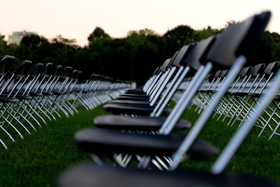 Seebrücke chairs on Platz der Republik 2020-09-07 66