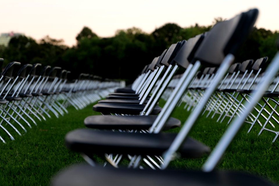 Seebrücke chairs on Platz der Republik 2020-09-07 65