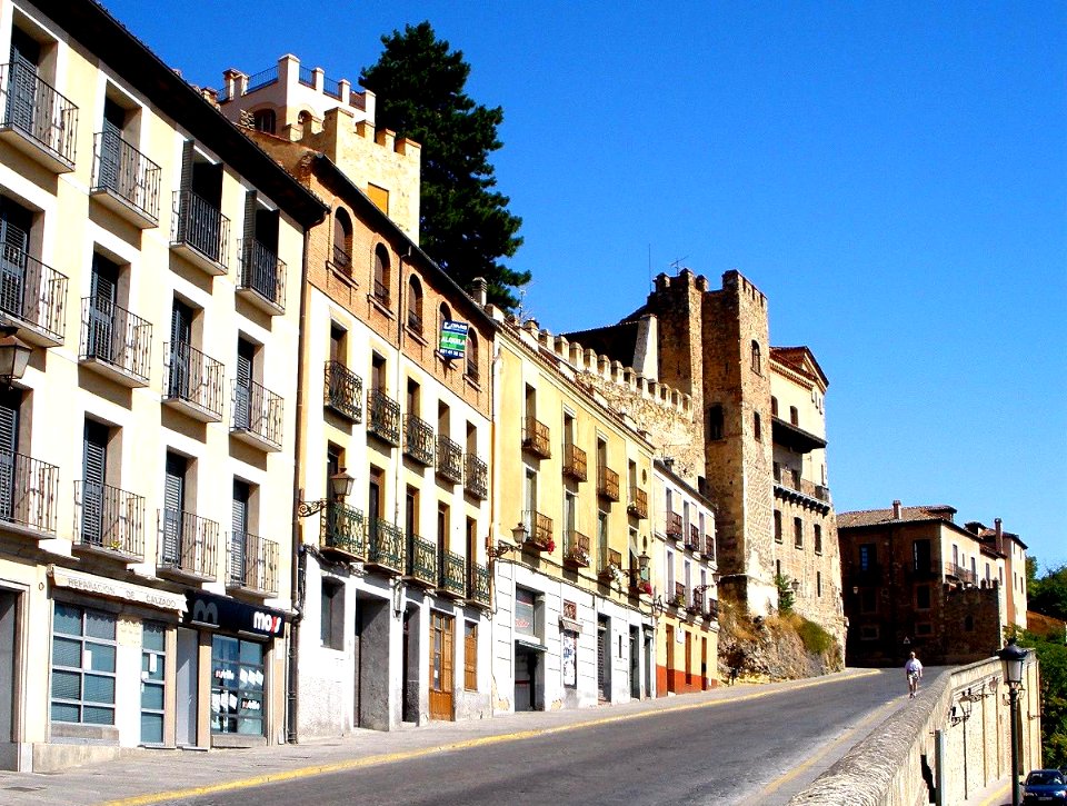 Segovia - Calle de San Juan 1 (cropped)